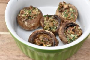 Champignon i ovn med hvidløgssmør - opskrift