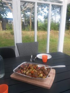2016-07-09 19.28.20 • nogetiovnen.dk Hav, skov, blomsterflor og fuglesang - sommerhus og ferielykke