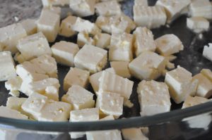 Æggekage med feta, skinke og tomat - ovnbagt