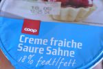 Hjemmelavet kartoffelsalat med creme fraiche og mayonnaise