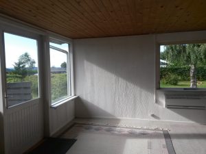 Sommer sol, havkig og terrasselykke i sommerhuset