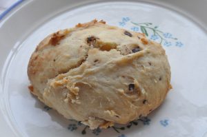 DSC_1977 • nogetiovnen.dk Scones med koldskål og chokolade - opskrift