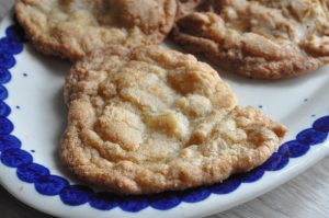 Nemme sprøde cookies med vanilje og hasselnødder