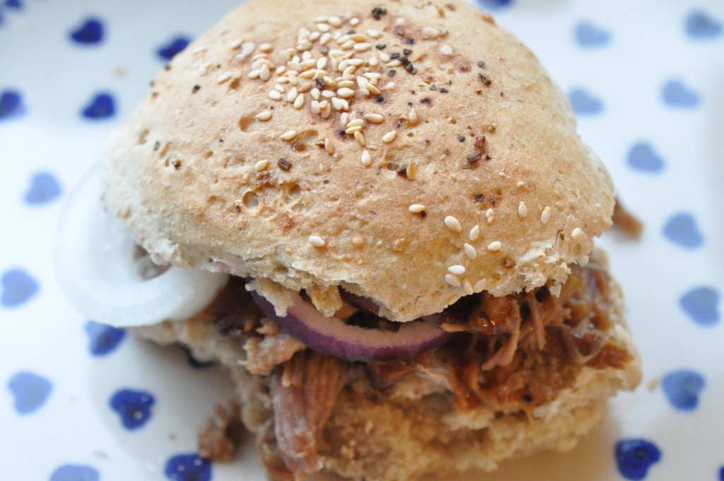 DSC_2148 • nogetiovnen.dk Burgerboller til pulled pork - god bolle opskrift