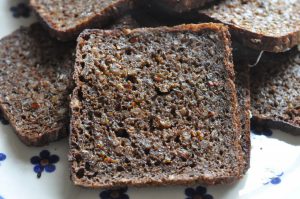 Rugbrød til æggekage