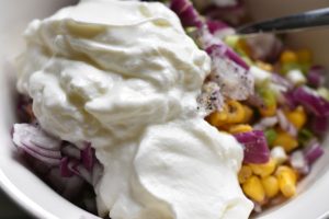 Tunsalat med creme fraiche - nem opskrift