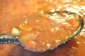 Hjemmelavet tomatsuppe med tomatpure & fløde