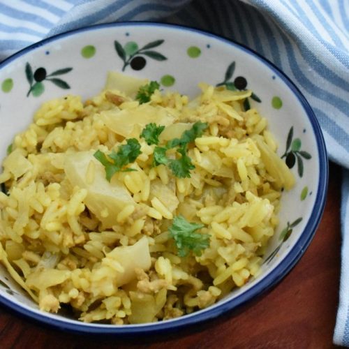 Karrykål med hvidkål, ris og hakket svinekød