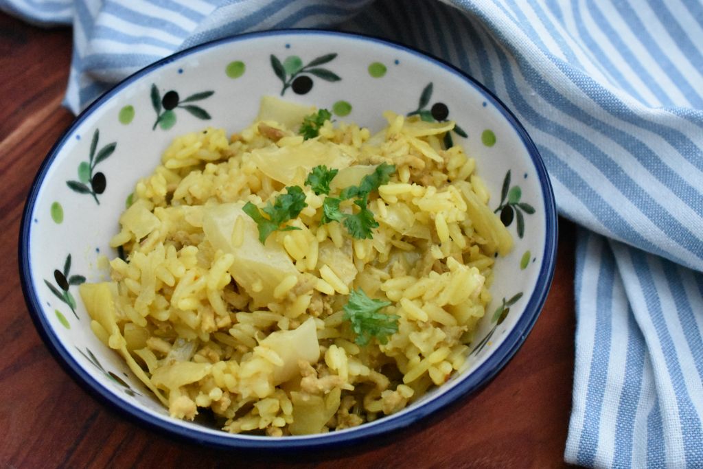 Karrykål med hvidkål, ris og hakket svinekød