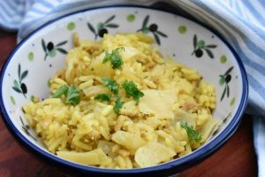 Karrykål med hvidkål, ris og hakket svinekød