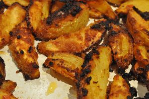 Kartoffelbåde med rasp og tacosauce - lækre