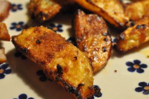 Kartoffelbåde med rasp og tacosauce - lækre