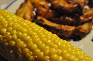 Kartoffelbåde med rasp og tacosauce - lækre