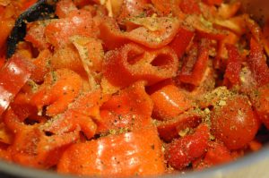 Tomatsuppe med friske tomater, peberfrugt & flødeost