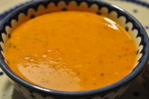 Tomatsuppe med friske tomater, peberfrugt & flødeost