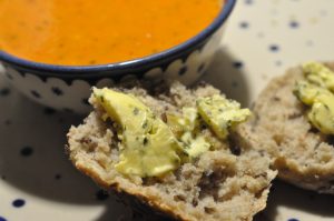 Tomatsuppe med friske tomater, peberfrugt & flødeost