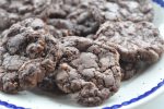 Cookies med chokolade og hasselnødder - nemme og sprøde