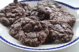 Cookies med chokolade og hasselnødder - nemme og sprøde