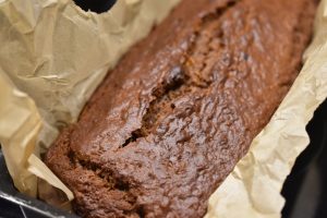Kage med æblemos - krydderkage opskrift