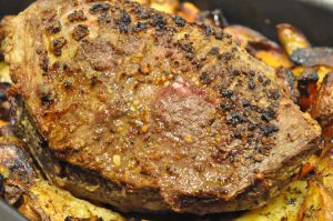 Culottesteg med kartoffelfad og bagte rødløg