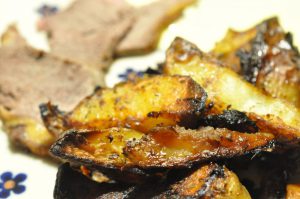 Culottesteg med kartoffelfad og bagte rødløg