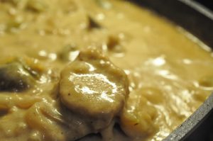 Mørbradbøffer med peberfrugt i pebersauce