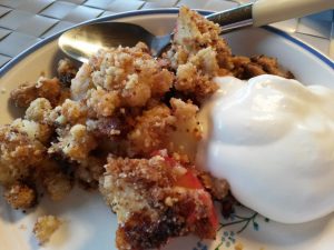 Æblecrumble af julens småkagerester