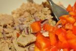 DSC_3280 • nogetiovnen.dk Tunsalat med rødløg, peberfrugt, majs og god mayo - nemt og lækkert