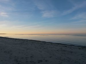 Dybblå keramikskatte og solskins-vinterferie i sommerhuset