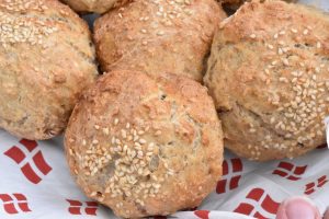 Grove scones m. rugmel & havregryn - uden gær