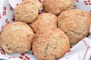 DSC_1032 • nogetiovnen.dk Grove scones m. rugmel & havregryn - uden gær