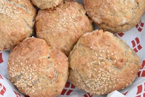 Grove scones m. rugmel & havregryn - uden gær