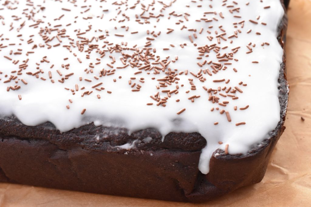 Chokoladekage med æblemos i bradepande