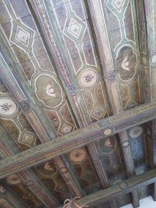 Sostrup Slot - frokosttapas, solskin og historiens vingesus