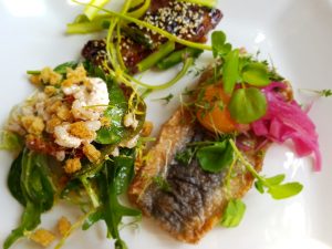 Sostrup Slot - frokosttapas, solskin og historiens vingesus