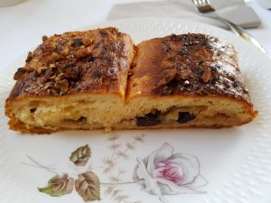 Sostrup Slot - frokosttapas, solskin og historiens vingesus