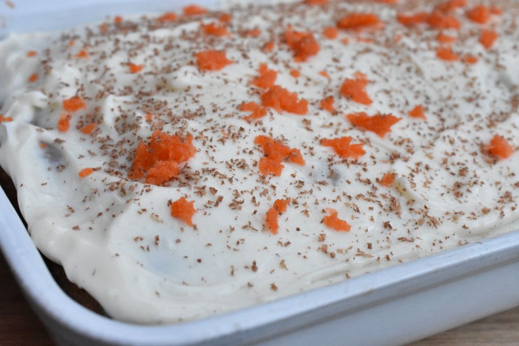 Gulerodskage med olie og flødeostecreme