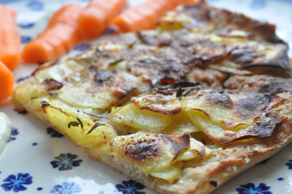 Kartoffelpizza med havregryn og durummel - nem og lækker