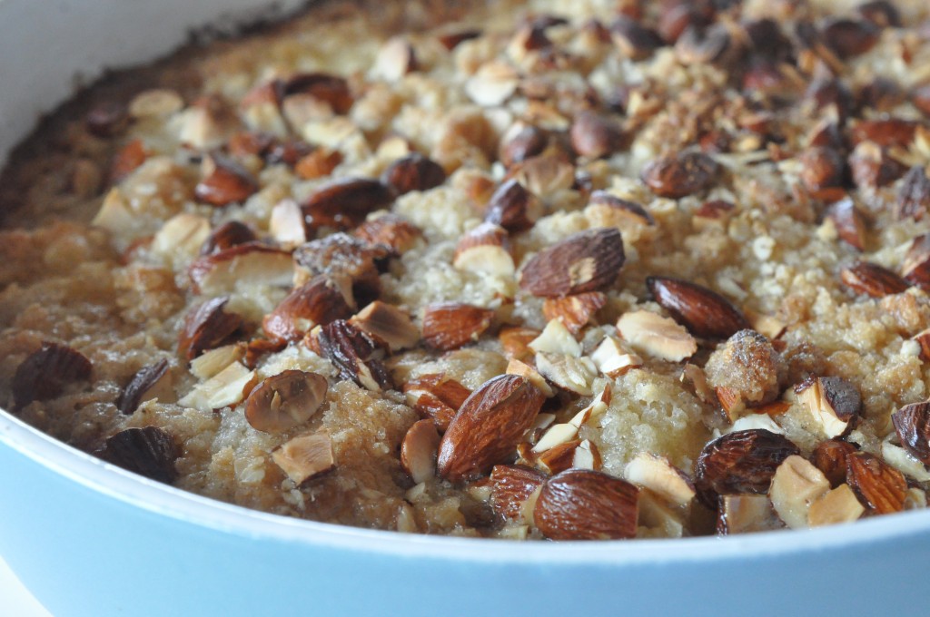 Pærecrumble med mandler og ingefær - opskrift