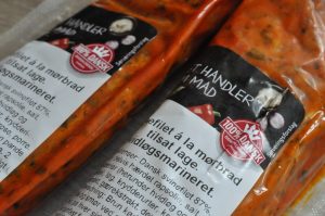 Svinefilet i flødesovs med peberfrugt og løg