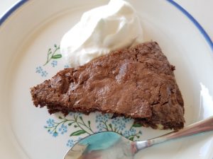 Verdens bedste brownie med mandler og chokolade - opskrift