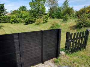 Sol, fuglefløjt, det idylliske haveskur og 5 liter maling