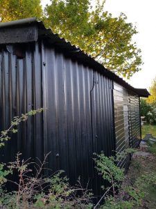 2017-05-25 21.09.00 • nogetiovnen.dk Sol, fuglefløjt, flid og maling af sommerhus