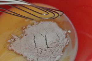 Verdens bedste brownie med mandler og chokolade - opskrift