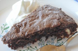 Verdens bedste brownie med mandler og chokolade - opskrift
