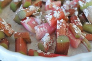 Rabarber crumble uden havregryn - nem rabarberkage