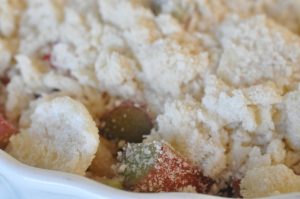 Rabarber crumble uden havregryn - nem rabarberkage