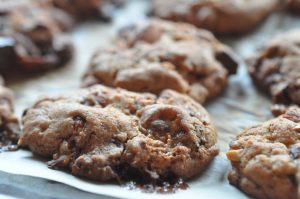 Cookies med marshmallows, chokolade og mandler