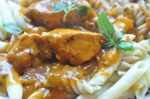 Kalkungryde med paprika, fløde & tomat 