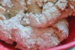 Scones med rabarber og skyr - nem opskrift på rabarberscones